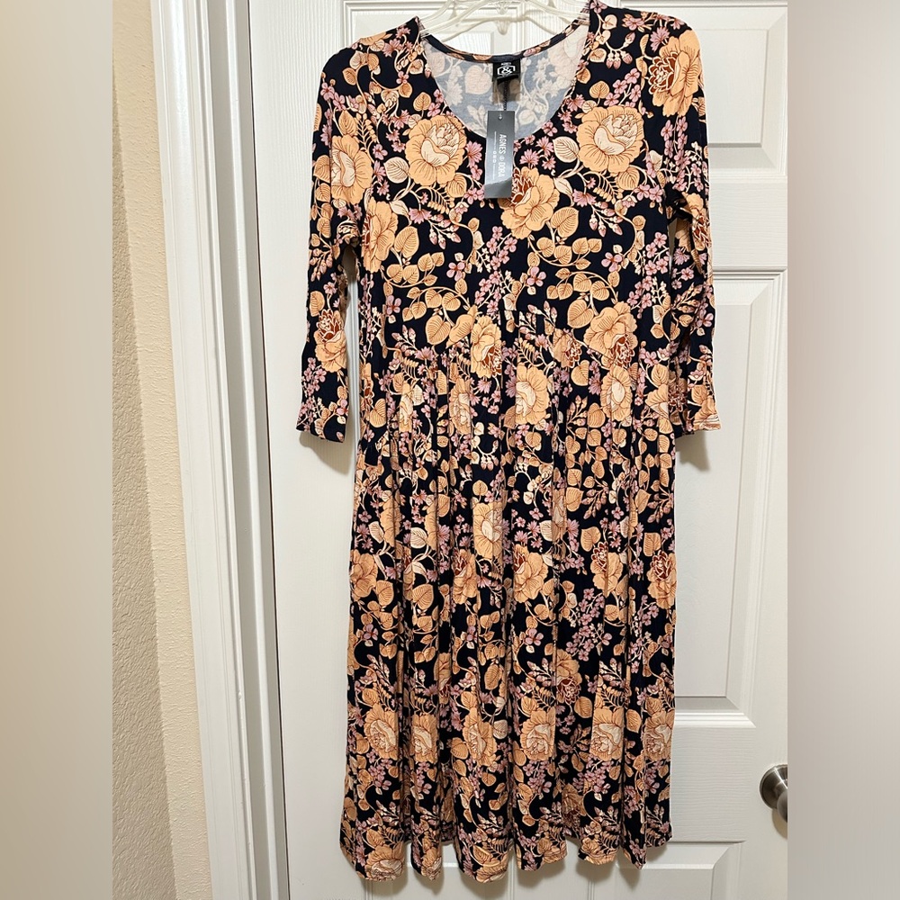 NWT Agnes & Dora Oakley Dress Floral Size Small